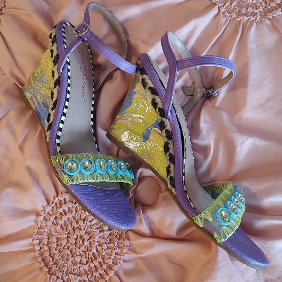 Betsy Johnson Hobo Wedge Multicolor Rhinestone Sandals SZ 8M - Picture 4 of 6